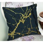 Koyu Zeminde Altın Rengi Mermer Desenli Dijital Baskılı Dekoratif Yastık Kırlent Kılıfı Realhomes