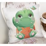 Sevimli Yeşil Yavru Dinozor Çocuk Odası Dijital Baskılı Dekoratif Yastık Kırlent Kılıfı Realhomes