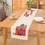 Minyatür Kırmızı Ev Çizimli Dijital Baskılı Dekoratif Runner Realhomes