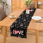 Beyaz Çiçekler Love Desenli Dekoratif Runner Realhomes