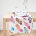 Renkli Kuş Tüyleri Çizimli Dijital Baskılı Runner Realhomes