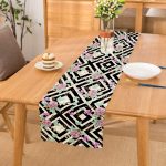 Siyah Beyaz Labirent Temalı Soyut Çiçek Desenli Runner Realhomes