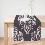 Gri Zeminde Pembe Beyaz Damask Desenli Özel Tasarım Dijital Baskılı Modern Runner Realhomes