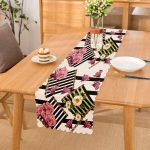 Çizgili Zeminde Çiçek Desenli Özel Tasarım Dijital Baskılı Modern Runner Realhomes