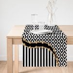 Siyah Beyaz Zeminde Altın Renk Motifli Özel Tasarım Dijital Baskılı Modern Runner Realhomes