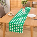 Yeşil Zeminde Geometrik Kare Motifli Dekoratif Runner Realhomes