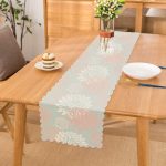 Mavi Zemin Üzerinde Beyaz Kırmızı Çiçek Tasarımlı Dekoratif Runner Realhomes