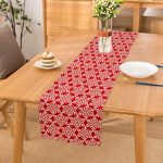 - Runner-7188 - Realhomes Kırmızı Zemin Üzerinde Beyaz Kar Tanesi Desenli Dijital Baskılı Modern Runner Realhomes