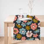 - Runner-7255-1 - Realhomes Siyah Zemin Üzerinde Rengarenk Çiçek Desenli Dijital Baskılı Modern Runner Realhomes