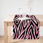 - Runner-7365-1 - Realhomes Siyah Zemin Üzerinde Pembe Renkli Çizim Dijital Baskılı Modern Runner Realhomes