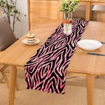 - Runner-7365 - Realhomes Siyah Zemin Üzerinde Pembe Renkli Çizim Dijital Baskılı Modern Runner Realhomes