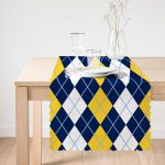 - Runner-7633-1 - Realhomes Beyaz Zemin Üzerinde Baklava Desenli Dijital Baskılı Modern Runner Realhomes