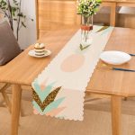 - Runner-7832 - Realhomes Renkli Zemin Üzerinde Gold Detaylı Hello Yazılı Dijital Baskılı Modern Runner Realhomes