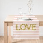 - Runner-8214-1 - Realhomes Beyaz Zeminde Renkli Çizgili Gold Detaylı Love Yazılı Dijital Baskılı Modern Runner Realhomes