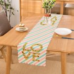 Beyaz Zemin Üzerinde Gold Detaylı Love Yazılı Dijital Baskılı Modern Runner Realhomes