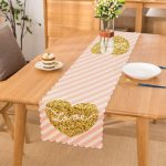 - Runner-8220 - Realhomes Beyaz Zemin Üzerinde Gold Renkli Love Yazılı Dijital Baskılı Modern Runner Realhomes