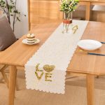 - Runner-8221 - Realhomes Beyaz Zemin Üzerinde Gold Renkli Love Yazılı Dijital Baskılı Modern Runner Realhomes