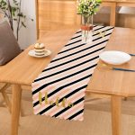 - Runner-8245 - Realhomes Beyaz Zeminde Renkli Yatay Çizgili Gold Detaylı Hello Yazılı Dijital Baskılı Modern Runner Realhomes