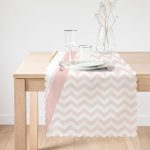 - Runner-8260-1 - Realhomes Renkli Zemin Üzerinde Gold Detaylı Geometrik Çizimli Dijital Baskılı Modern Runner Realhomes