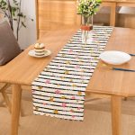 Beyaz Zeminde Siyah Çizgili Renkli Yıldız Desenli Dijital Baskılı Modern Runner Realhomes