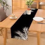 Siyah Zemin Üzerinde Beyaz Yaprak Desenli Dijital Baskılı Modern Runner Realhomes