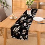- Runner-8510 - Realhomes Siyah Zemin Üzerinde Beyaz Çiçek Desenli Dijital Baskılı Modern Runner Realhomes