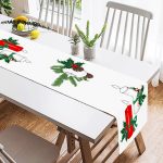 - SuetRunner-10026-1 - Realhomes Çam Ağacı Yaprakları İçinde Mumluk Tasarımlı Dijital Baskılı Dekoratif Süet Runner Realhomes