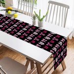 - SuetRunner-10097-1 - Realhomes  Siyah Zemin Pembe Kurdele Tasarımlı Dijital Baskılı Dekoratif Süet Runner Realhomes