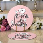 Pembe Zemin Antika Telefon Tasarımlı Dijital Baskılı Modern 2'li Yuvarlak Servis Altlığı – Supla Realhomes