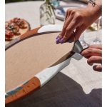 Renkli Zemin Tropik Yaprak Çizimli Dijital Baskılı Dekoratif 2'li Yuvarlak Servis Altlığı – Supla Realhomes