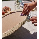 - Supla2li-10019-Krem-Zeminli-Minimalist-Tasarimli-Dijital-Baskili-Dekoratif-2li-Yuvarlak-Servis-Altligi-–-Supla-3 - Realhomes  Krem Zeminli Minimalist Tasarımlı Dijital Baskılı Dekoratif 2'li Yuvarlak Servis Altlığı – Supla Realhomes