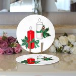 Beyaz & Kırmızı Kurdaleli Mum Motifli Dijital Baskılı Dekoratif 2'li Yuvarlak Servis Altlığı – Supla Realhomes