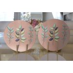 Kahve Zeminli Çiçek Tasarımlı Dijital Baskılı Dekoratif 2'li Yuvarlak Servis Altlığı – Supla Realhomes