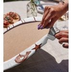 - Supla2li-10061-Tahta-Susler-Tasarimli-Dijital-Baskili-Dekoratif-2li-Yuvarlak-Servis-Altligi-–-Supla-3 - Realhomes Tahta Süsler Tasarımlı Dijital Baskılı Dekoratif 2'li Yuvarlak Servis Altlığı – Supla Realhomes