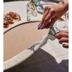 Krem Zemin Karakalem Çizimli Dijital Baskılı Modern 2'li Yuvarlak Servis Altlığı – Supla Realhomes