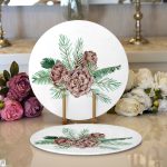 - Supla2li-10155-Kozalak-Cizimli-Cristmas-Temali-Dijital-Baskili-Dekoratif-2li-Yuvarlak-Servis-Altligi-–-Supla - Realhomes Kozalak Çizimli Cristmas Temalı Dijital Baskılı Dekoratif 2'li Yuvarlak Servis Altlığı – Supla Realhomes