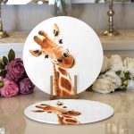 Beyaz Zemin Zürafa Desenli Dijital Baskılı Modern 2'li Yuvarlak Servis Altlığı – Supla Realhomes