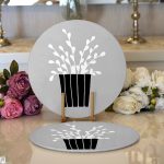 - Supla2li-10234-Gri-Zemin-Vazo-Tasarimli-Dijital-Baskili-Dekoratif-2li-Yuvarlak-Servis-Altligi-–-Supla - Realhomes Gri Zemin Vazo Tasarımlı Dijital Baskılı Dekoratif 2'li Yuvarlak Servis Altlığı – Supla Realhomes