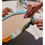 - Supla2li-10256-Etnik-Afrikali-Kiz-Motifli-Dijital-Baskili-Dekoratif-2li-Yuvarlak-Servis-Altligi-–-Supla-3 - Realhomes Etnik Afrikalı Kız Motifli Dijital Baskılı Dekoratif 2'li Yuvarlak Servis Altlığı – Supla Realhomes