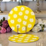 - Supla2li-10378-Sari-Zemin-Papatya-Desenli-Dijital-Baskili-Dekoratif-2li-Yuvarlak-Servis-Altligi-–-Supla - Realhomes  Sarı Zemin Papatya Desenli Dijital Baskılı Dekoratif 2'li Yuvarlak Servis Altlığı – Supla Realhomes