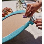 - Supla2li-10381-Mavi-Zemin-Papatyadan-Kelebek-Tasarimli-Dijital-Baskili-Modern-2li-Yuvarlak-Servis-Altligi-–-Supla-3 - Realhomes Mavi Zemin Papatyadan Kelebek Tasarımlı Dijital Baskılı Modern 2'li Yuvarlak Servis Altlığı – Supla Realhomes