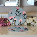 - Supla2li-10437-Ozel-Tasarim-Cicek-Yapraklari-Dijital-Baskili-Modern-2li-Yuvarlak-Servis-Altligi-–-Supla-2 - Realhomes Özel Tasarım Çiçek Yaprakları Dijital Baskılı Modern 2'li Yuvarlak Servis Altlığı – Supla Realhomes