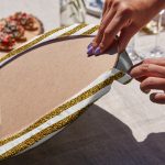 - Supla4lu-Set117-2 - Realhomes 4'lü Beyaz Zeminli Gold Detaylı Geometrik Çizimli Servis Altlığı & Supla Realhomes