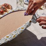 - Supla4lu-Set118-2 - Realhomes 4'lü Siyah Beyaz Çizgili Altın Varaklı Yaprak Tasarımlı Servis Altlığı & Supla Realhomes