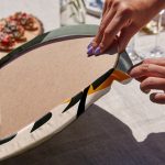 4'lü Beyaz Zemin Üzerinde Renkli Yaprak Desenli Servis Altlığı & Supla Realhomes