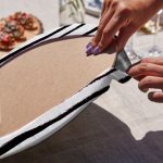 4'lü Siyah Çizgi Zeminli Kalp Tasarımlı Servis Altlığı & Supla Realhomes