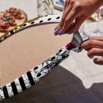 - Supla4lu-Set73-2 - Realhomes  4'lü Siyah Beyaz Zemin Çiçek Tasarımlı Servis Altlığı & Supla Realhomes