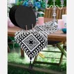 - SuplaRunner-DuzRenkSet-10197-Siyah-Beyaz-Iskandinav-Desenli-Modern-Ucgen-Puskullu-Runner-1-Adet-6-Adet-Siyah-Renkli-Supla - Realhomes  Siyah Beyaz İskandinav Desenli Modern Üçgen Püsküllü Runner 1 Adet & 6 Adet Siyah Renkli Supla Realhomes