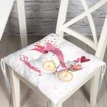 - P116-Gorsel - Realhomes RealHomes Dijital Baskılı Pofuduk Sandalye Minderi 40 x 40 cm Düğmeli Realhomes