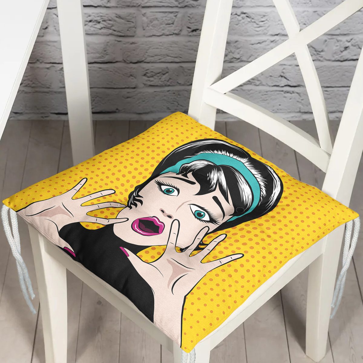 Pop Art Resimli Pofuduk Kare Sandalye Minderi 40x40cm Düğmeli Realhomes